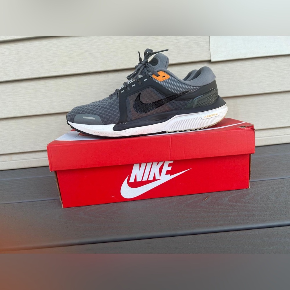 Nike Air Zoom Vomero 16